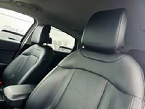 Used 2023 Kia Sportage EX AWD/4WD image 16