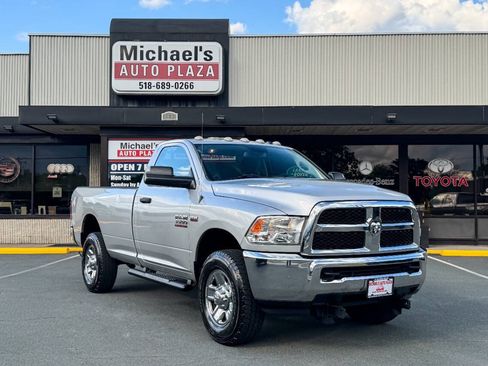 Used 2016 RAM 3500 Tradesman w/ Chrome Appearance Group AWD/4WD image 2