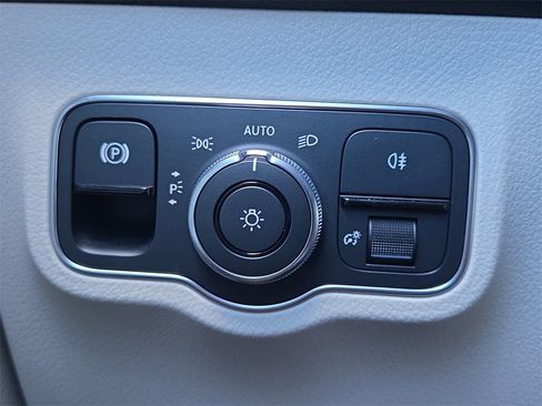 Certified 2023 Mercedes-Benz EQB 300 4MATIC image 29