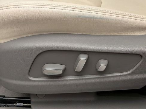 Certified 2024 Cadillac XT6 Premium Luxury w/ LPO, Floor Liner Package AWD/4WD image 20