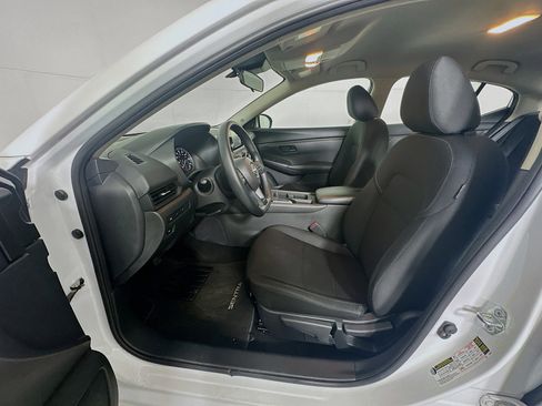Used 2025 Nissan Sentra S image 13