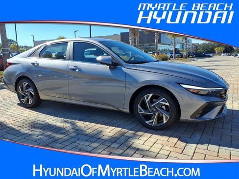 Certified 2025 Hyundai Elantra SEL image 1