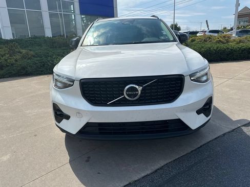 Certified 2024 Volvo XC40 B5 Ultimate w/ Protection Package Premier AWD/4WD image 2