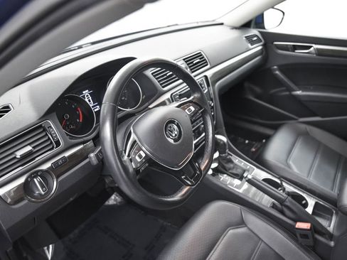 Used 2017 Volkswagen Passat 1.8T SE image 16