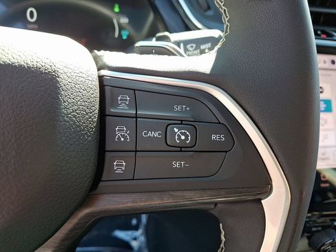 Certified 2024 Jeep Grand Cherokee Limited 4xe AWD/4WD image 24