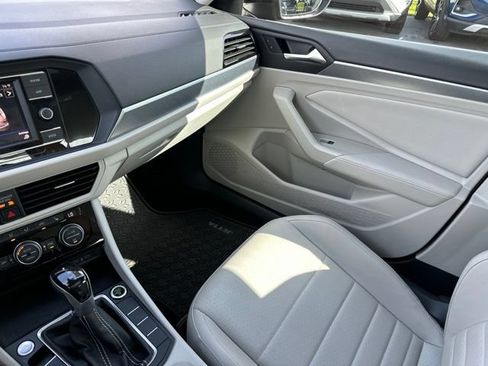 Used 2022 Volkswagen Jetta SE FWD image 29