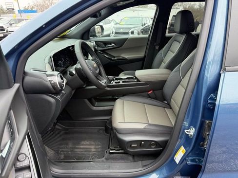 New 2026 Chevrolet Equinox LT w/ Convenience Package II AWD/4WD image 11