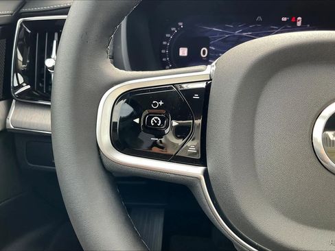 New 2026 Volvo XC90 B6 Ultra w/ Protection Package image 17