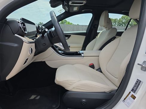 Certified 2024 Mercedes-Benz C 300 Sedan image 10