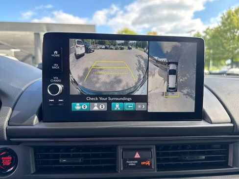 Used 2025 Honda Pilot TrailSport image 19