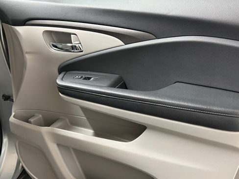 Used 2020 Honda Pilot LX image 42