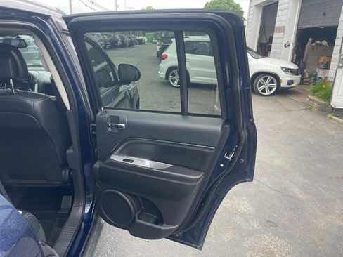 Used 2016 Jeep Compass Latitude AWD/4WD image 16