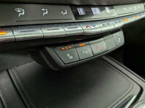 Used 2021 Cadillac XT4 Premium Luxury w/ Cold Weather Package image 9