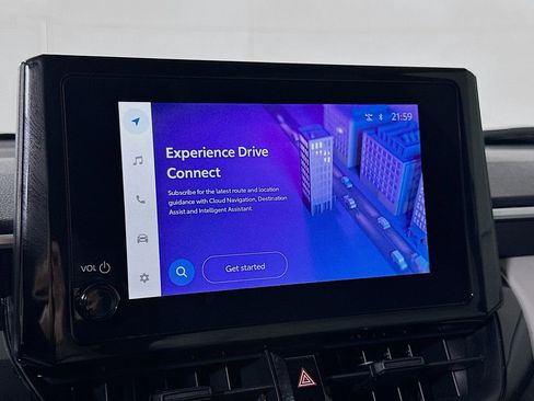 Used 2024 Toyota Corolla Cross L image 25