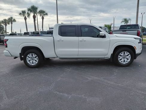 Used 2022 Nissan Frontier SV w/ Technology Package RWD image 3