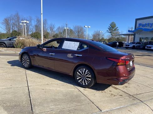 Used 2024 Nissan Altima 2.5 SV image 7