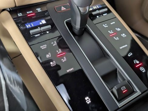 New 2026 Porsche Macan image 34