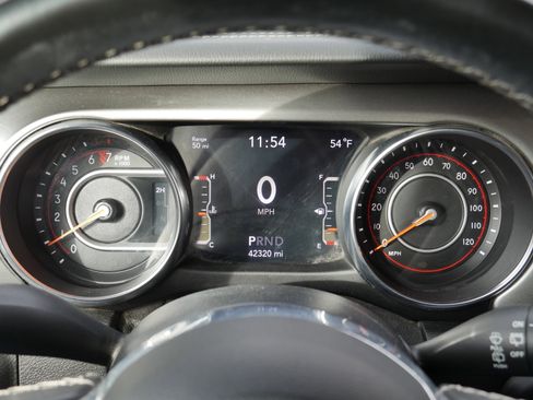 Used 2020 Jeep Wrangler Unlimited Sahara w/ Uconnect 4C Nav & Sound Group image 7