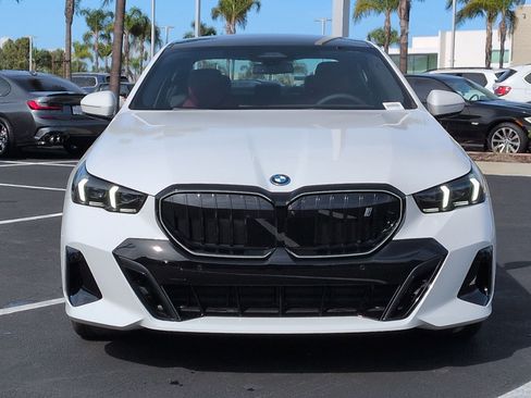 New 2026 BMW i5 eDrive40 w/ M Sport Package image 3