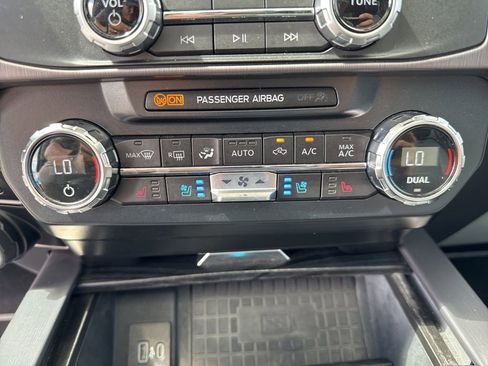 Used 2022 Ford F450 Limited w/ FX4 Off-Road Package AWD/4WD image 47
