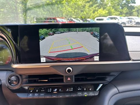 Certified 2025 Toyota Crown Signia AWD/4WD image 41