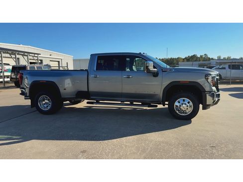 New 2026 GMC Sierra 3500 SLT w/ SLT Convenience Package image 2