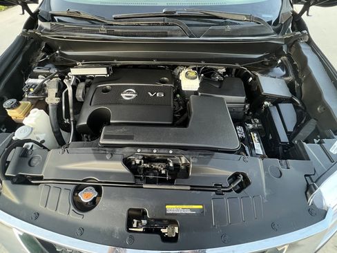 Used 2014 Nissan Pathfinder S image 9