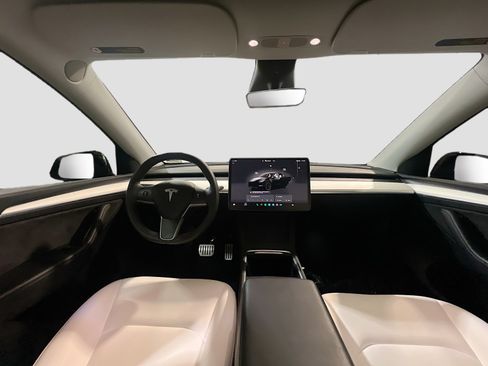 Used 2023 Tesla Model Y Performance AWD/4WD image 16