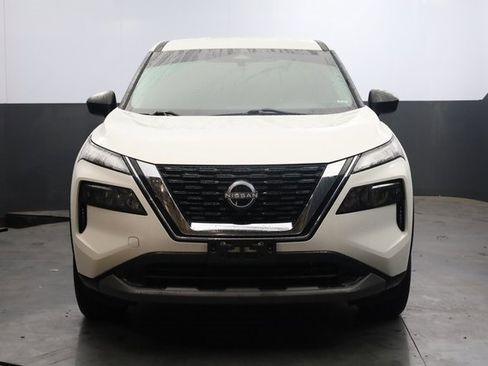 Used 2023 Nissan Rogue S image 3