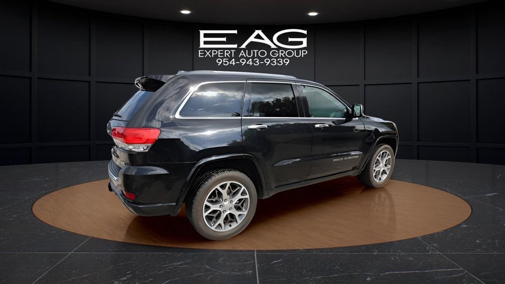 Used 2020 Jeep Grand Cherokee Overland AWD/4WD image 7