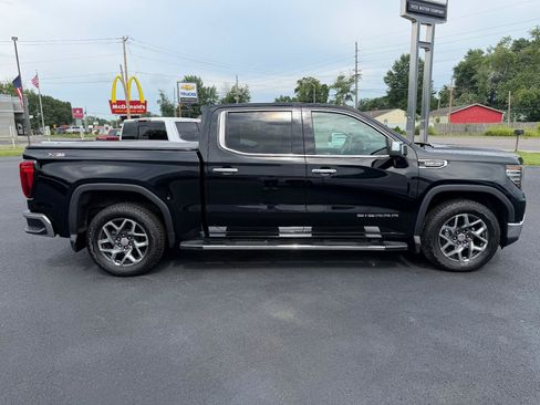 Used 2022 GMC Sierra 1500 SLT w/ SLT Premium Plus Package AWD/4WD image 5
