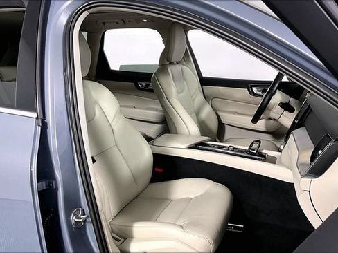 Used 2023 Volvo XC60 B5 Plus w/ Climate Package AWD/4WD image 7