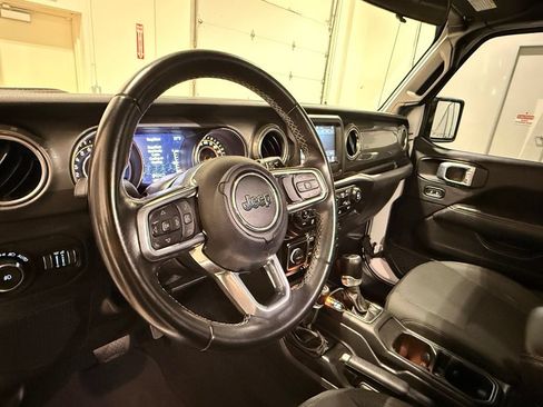 Used 2021 Jeep Wrangler Unlimited Sahara AWD/4WD image 16