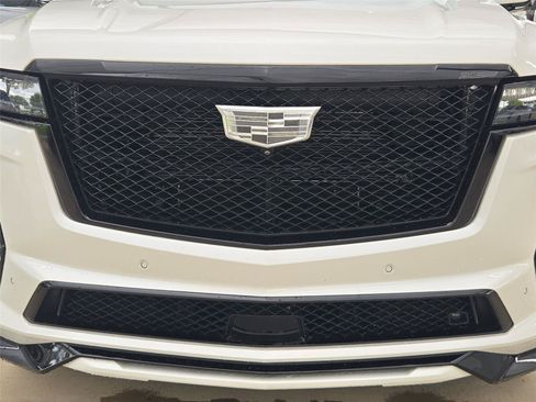 Used 2024 Cadillac Escalade V AWD/4WD image 6
