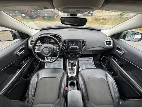 Used 2018 Jeep Compass Latitude AWD/4WD image 15