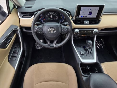 Used 2024 Toyota RAV4 LE AWD/4WD image 12