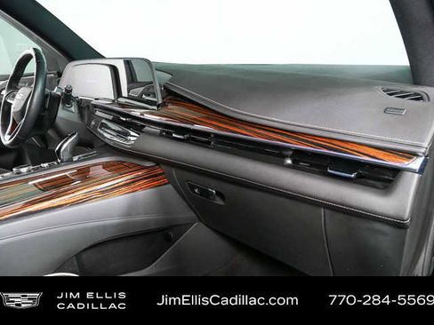 Used 2024 Cadillac Escalade Premium Luxury w/ Performance Package AWD/4WD image 24