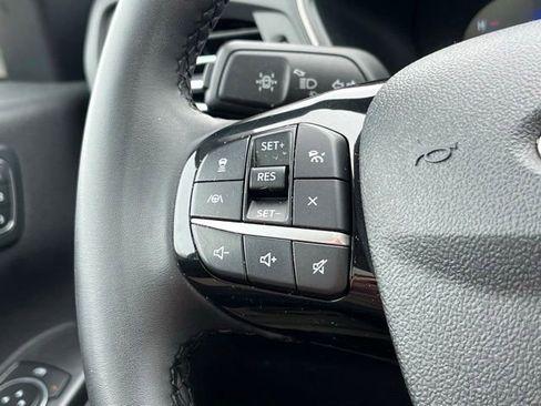 Used 2022 Ford Escape SEL w/ Technology Package FWD image 36