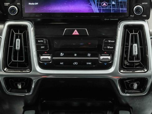 Used 2023 Kia Sorento SX FWD image 16
