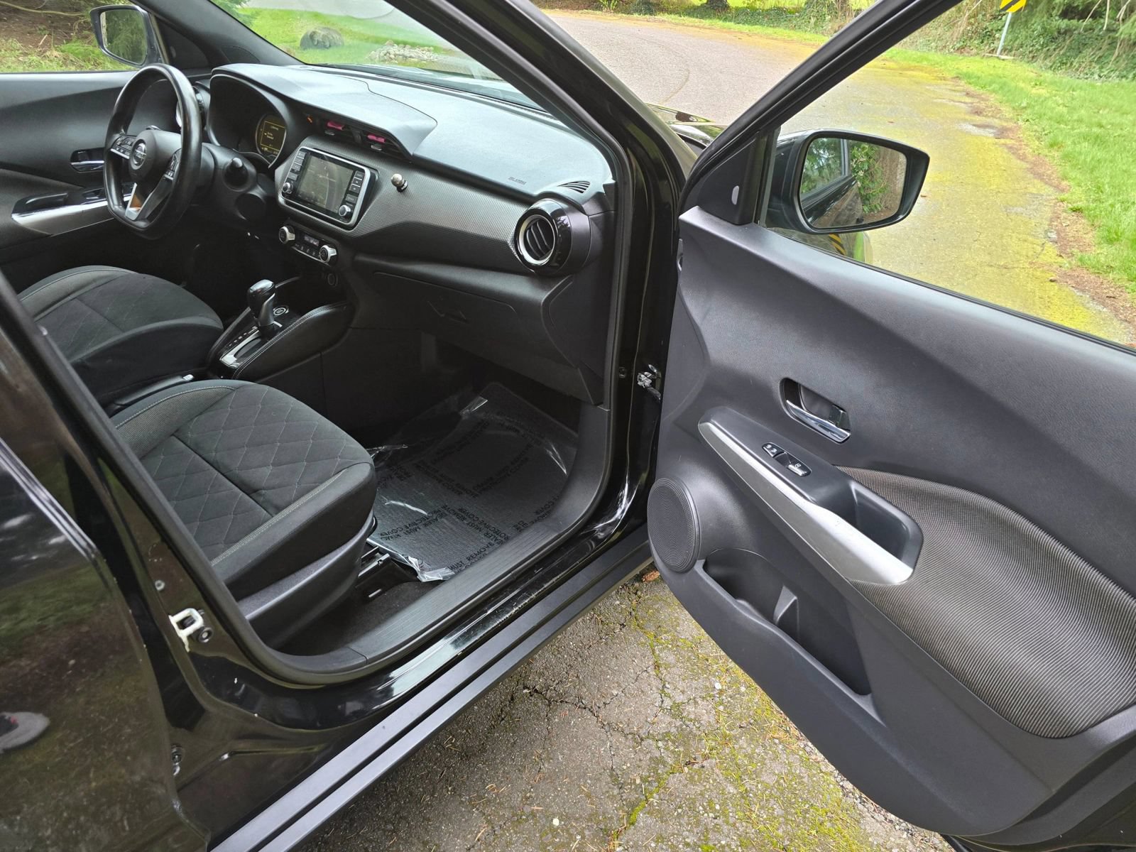 Used 2019 Nissan Kicks SV FWD image 12