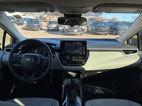Used 2022 Toyota Corolla LE image 21