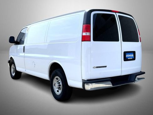 Used 2021 Chevrolet Express 2500 w/ Driver Convenience Package RWD image 7