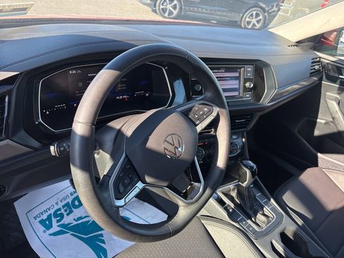 Used 2024 Volkswagen Jetta SE image 4