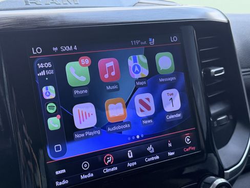 Used 2019 RAM 1500 Laramie RWD image 3