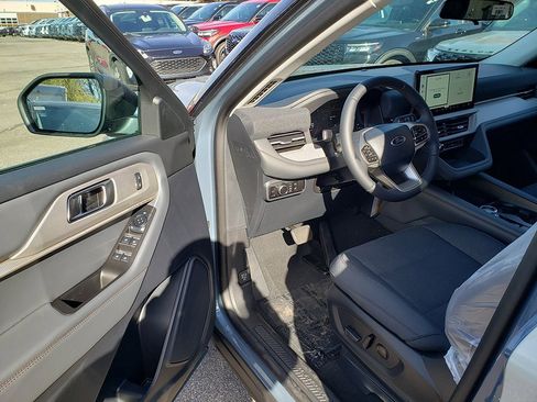 New 2026 Ford Explorer Active image 9