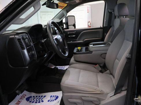 Used 2019 Chevrolet Silverado 2500 W/T w/ WT Convenience Package AWD/4WD image 12