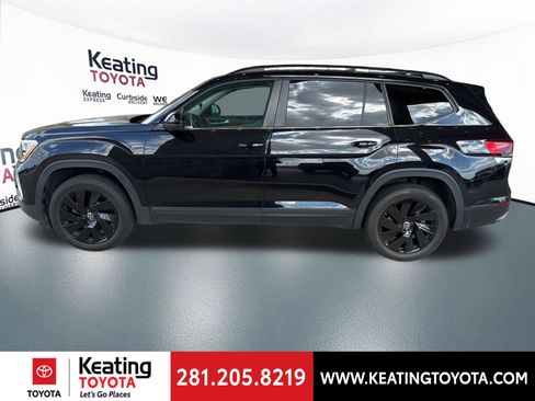 Used 2024 Volkswagen Atlas SE w/ Panoramic Sunroof Package image 4