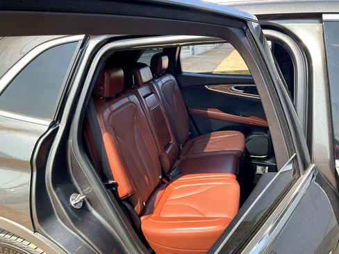 Used 2018 Lincoln MKX Reserve w/ Lincoln MKX Climate Package image 20