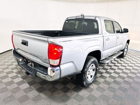Used 2016 Toyota Tacoma SR5 w/ Towing Package RWD image 3