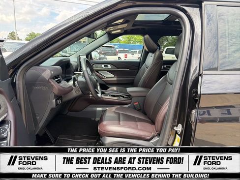 Used 2025 Ford Explorer Platinum AWD/4WD image 14